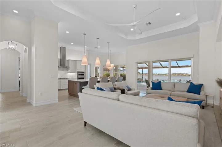 13816  Blue Bay  CIR, Fort Myers, FL 33913