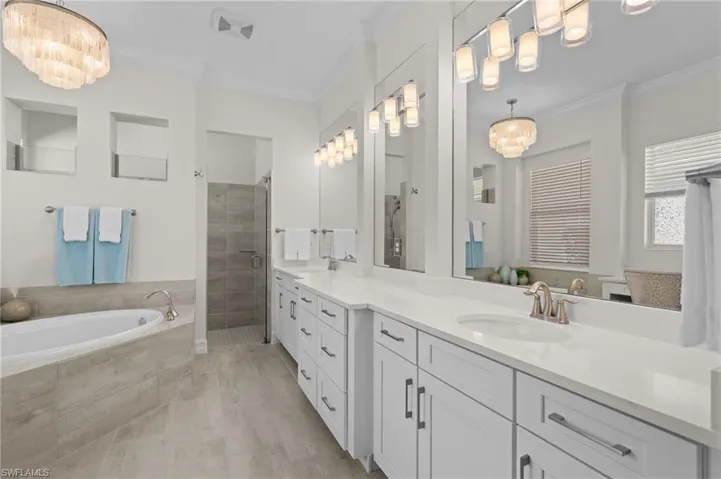 13816  Blue Bay  CIR, Fort Myers, FL 33913