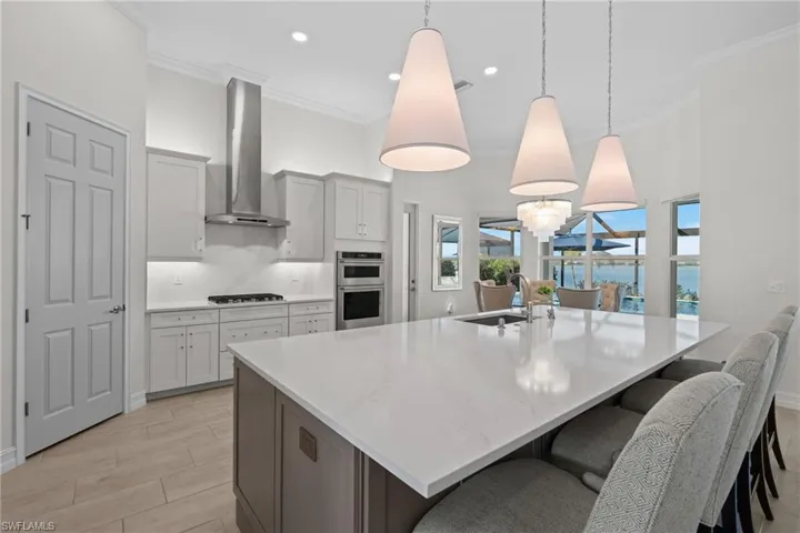 13816  Blue Bay  CIR, Fort Myers, FL 33913