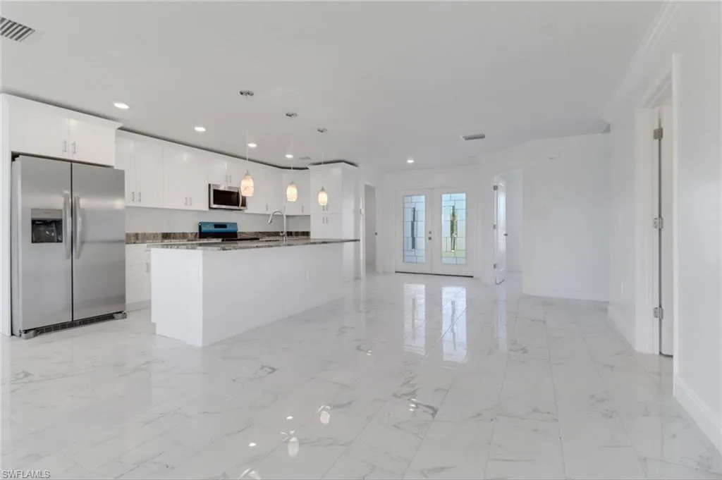 381 Paulcrest AVE, Lehigh Acres, FL 33974,224085797