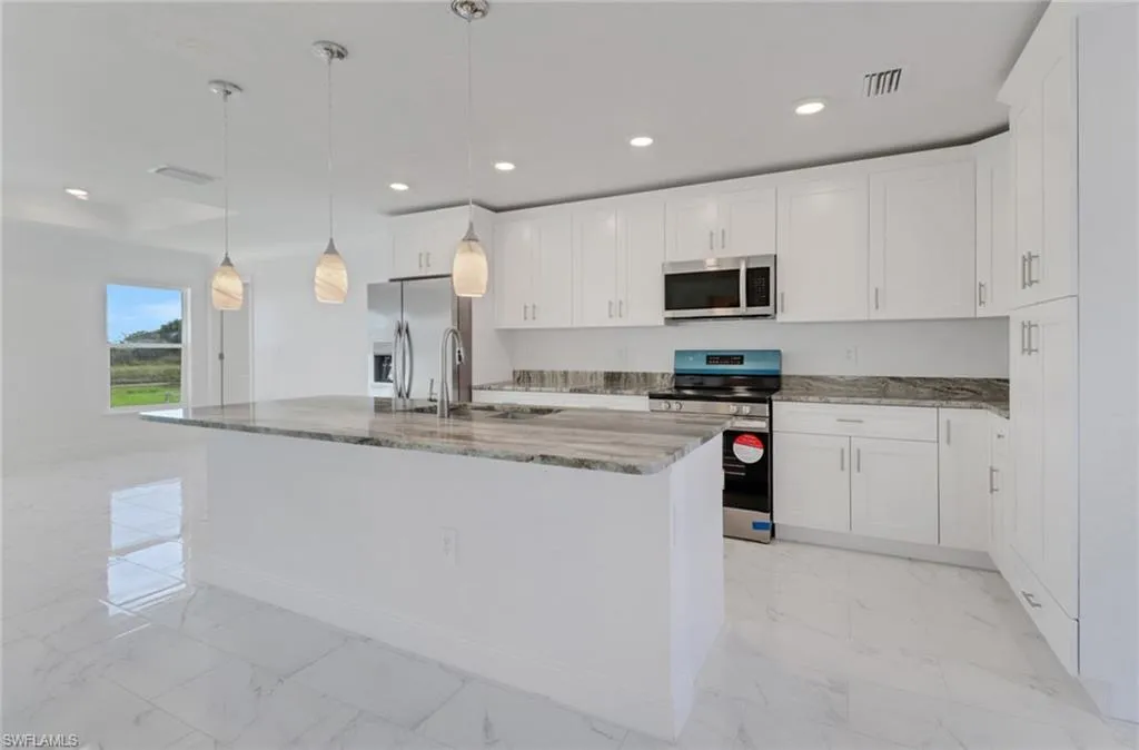 381 Paulcrest AVE, Lehigh Acres, FL 33974,224085797