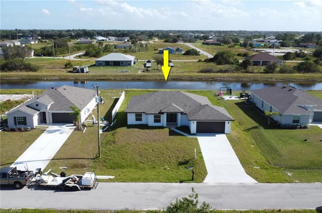 381 Paulcrest AVE, Lehigh Acres, FL 33974,224085797