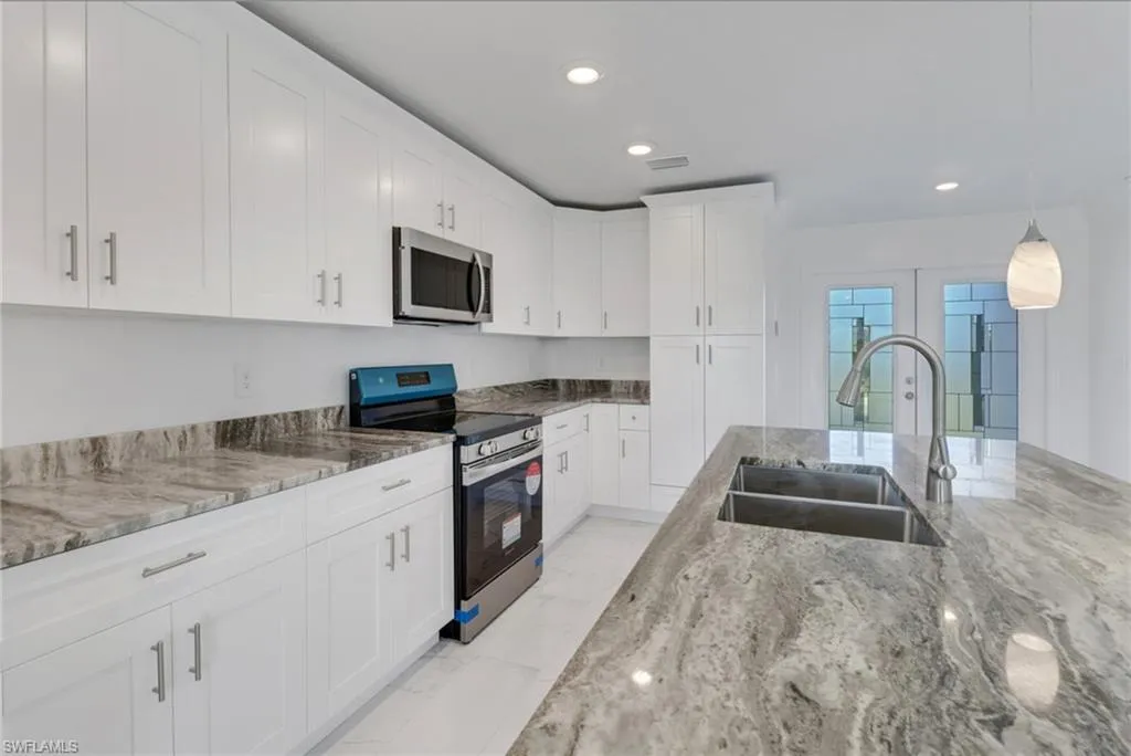 381 Paulcrest AVE, Lehigh Acres, FL 33974,224085797