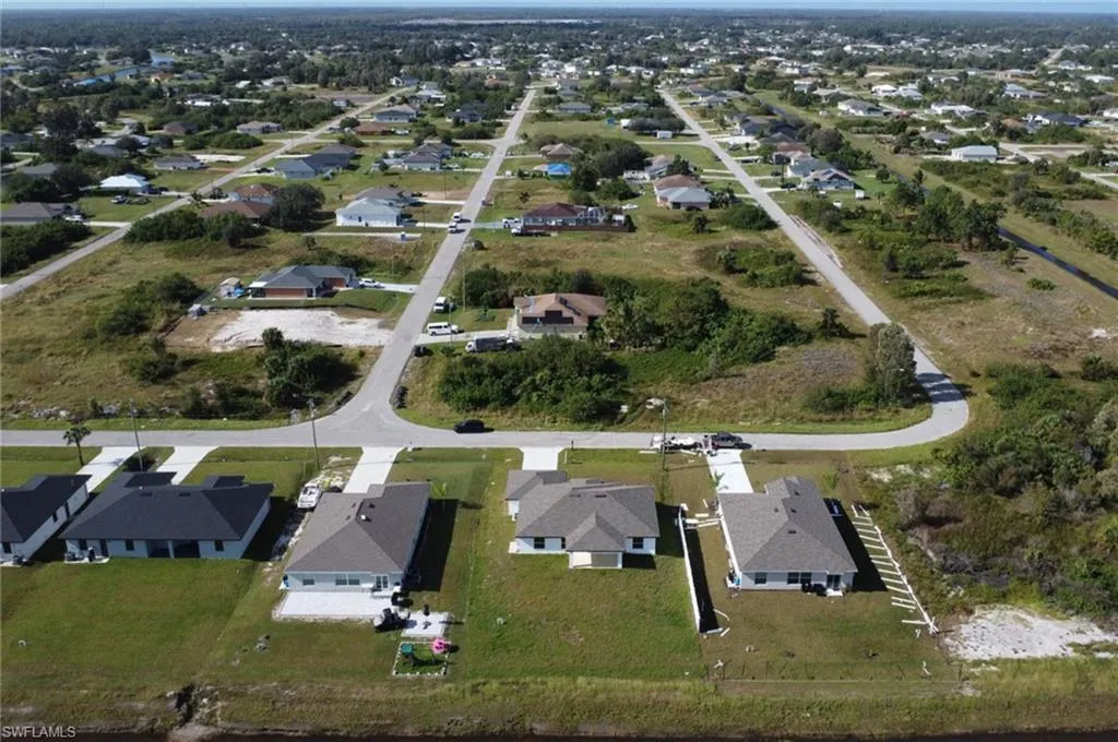 381 Paulcrest AVE, Lehigh Acres, FL 33974,224085797