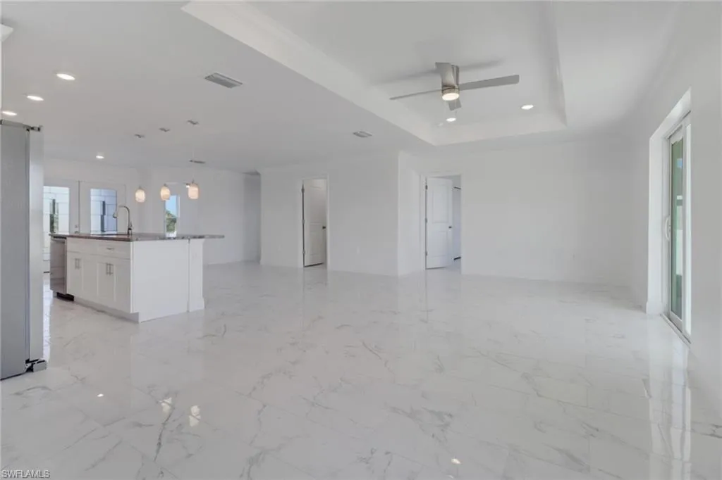 381 Paulcrest AVE, Lehigh Acres, FL 33974,224085797