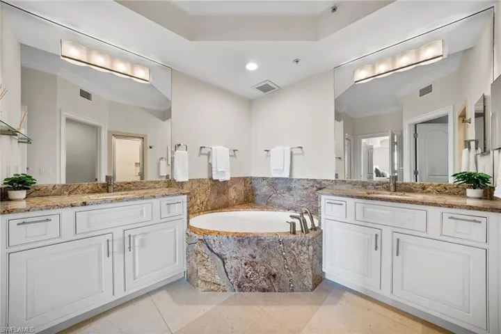 451 Bayfront Pl 5410, Naples, Florida 34102