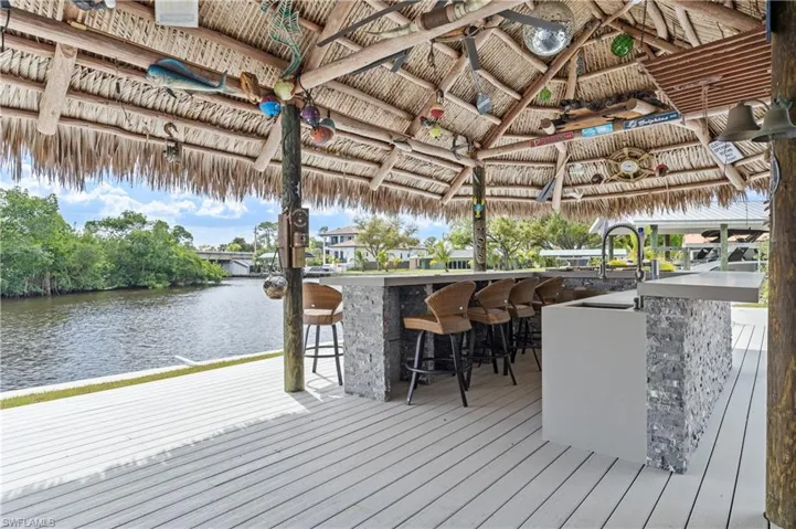 Tiki Hut