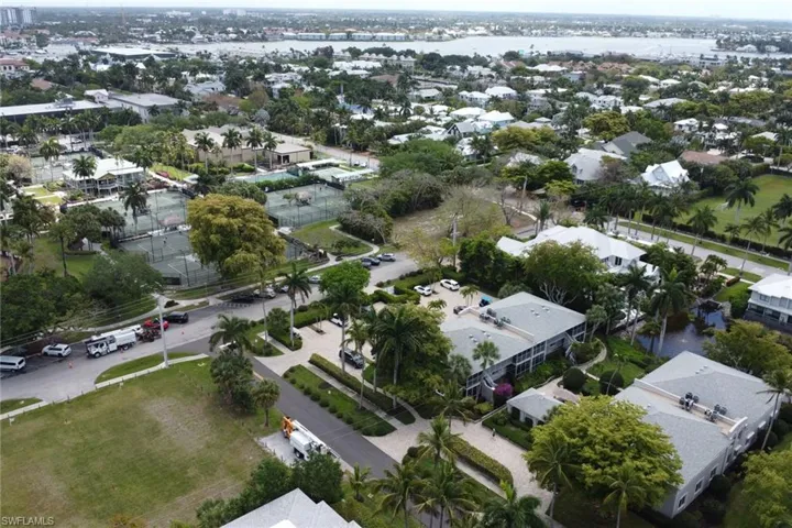 638 7th Ave S B638, Naples, Florida 34102