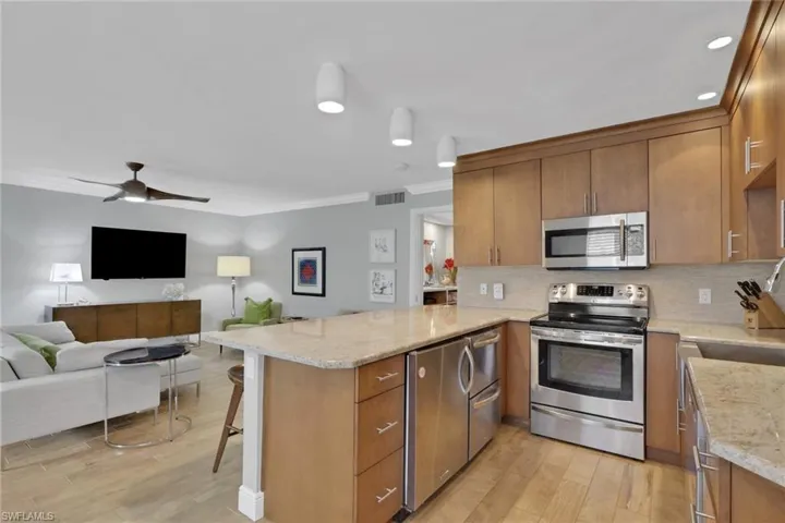 638 7th Ave S B638, Naples, Florida 34102
