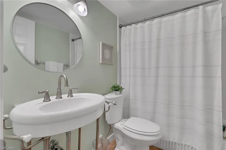 638 7th Ave S B638, Naples, Florida 34102