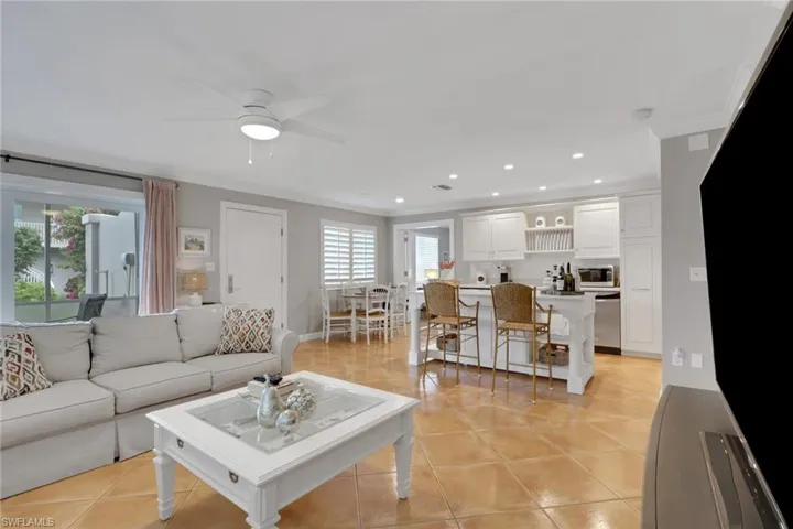 638 7th Ave S B638, Naples, Florida 34102
