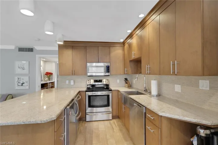 638 7th Ave S B638, Naples, Florida 34102