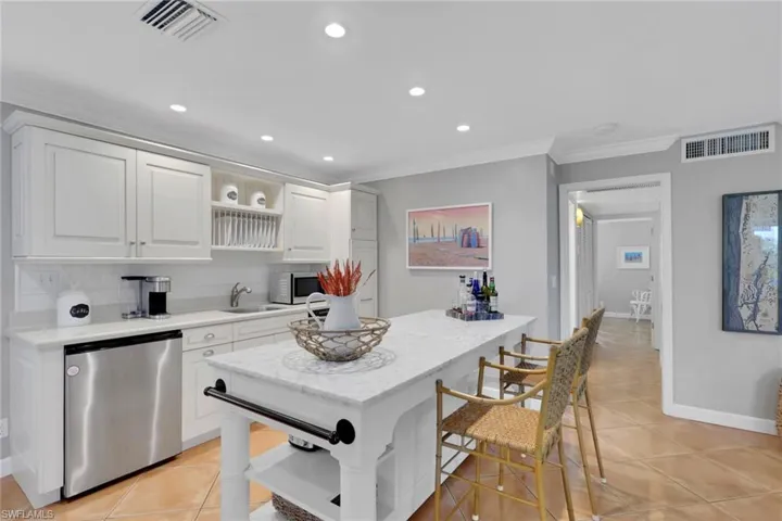 638 7th Ave S B638, Naples, Florida 34102