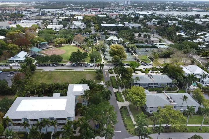 638 7th Ave S B638, Naples, Florida 34102