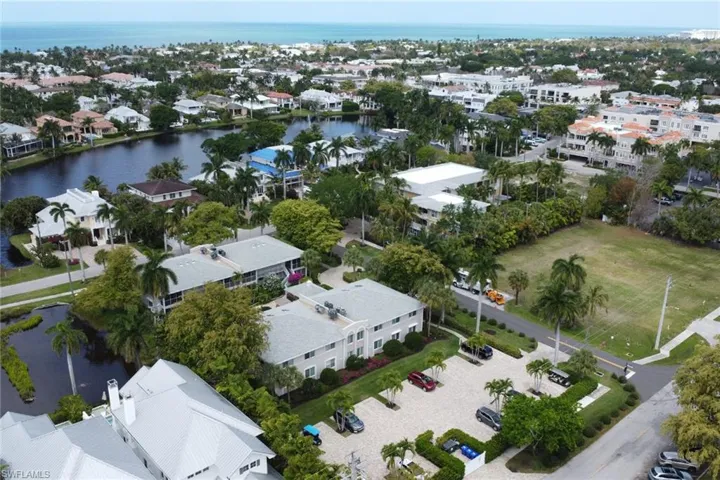 638 7th Ave S B638, Naples, Florida 34102
