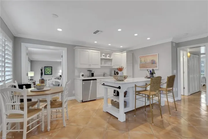 638 7th Ave S B638, Naples, Florida 34102