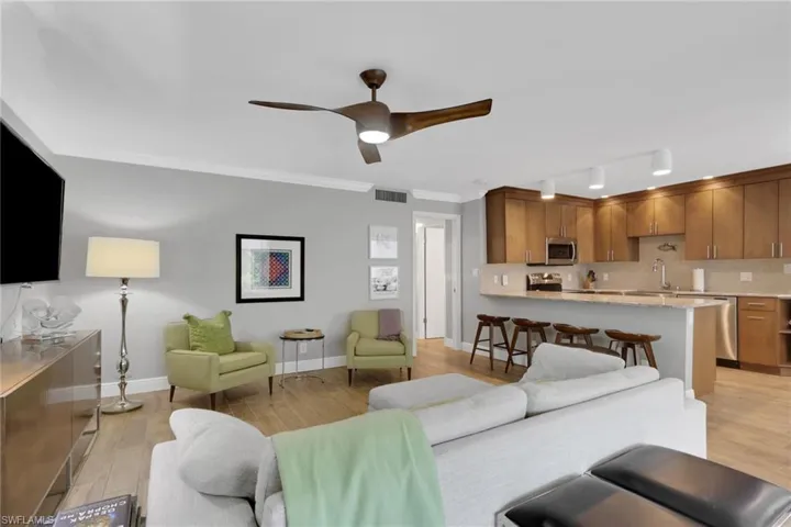 638 7th Ave S B638, Naples, Florida 34102