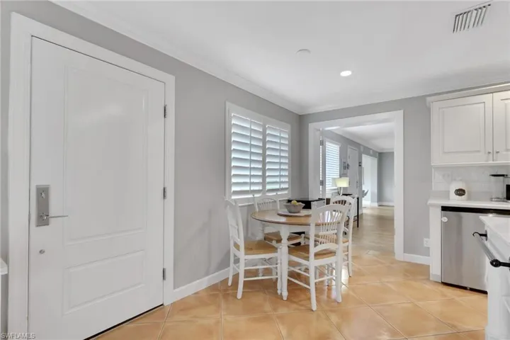 638 7th Ave S B638, Naples, Florida 34102