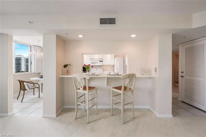 21 Bluebill Ave # 906, Naples Fl 34108