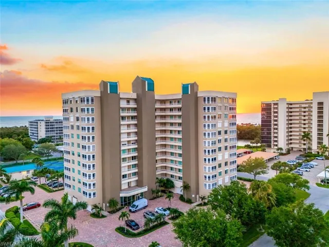 21 Bluebill Ave # 906, Naples Fl 34108