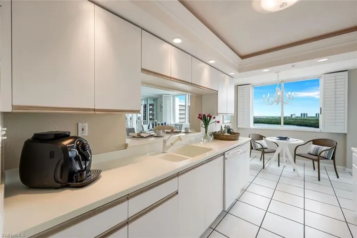 21 Bluebill Ave # 906, Naples Fl 34108