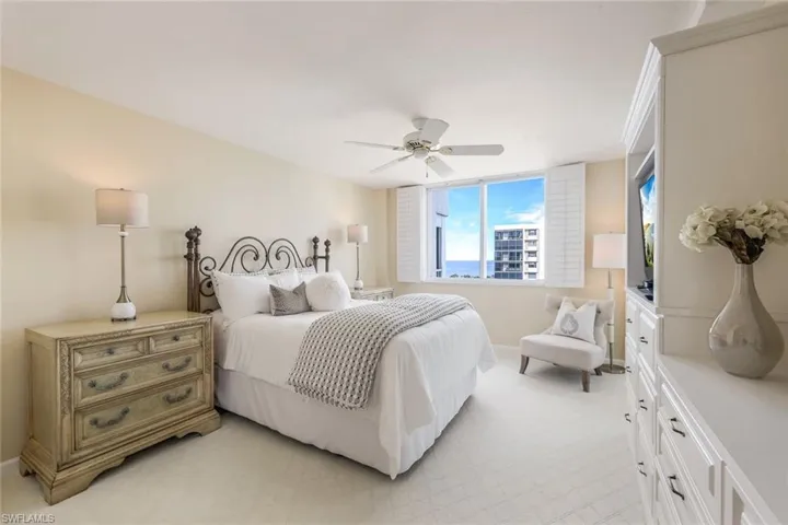 21 Bluebill Ave # 906, Naples Fl 34108