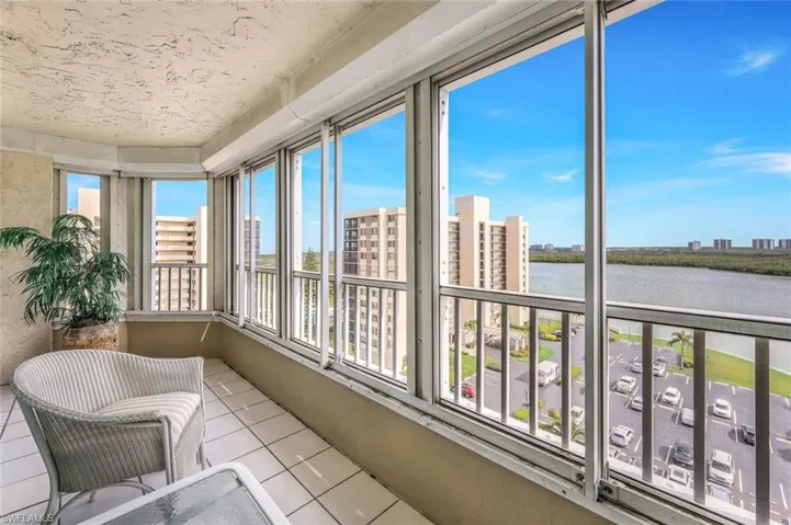 21 Bluebill Ave # 906, Naples Fl 34108