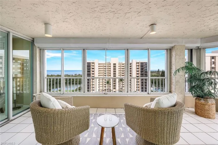 21 Bluebill Ave # 906, Naples Fl 34108