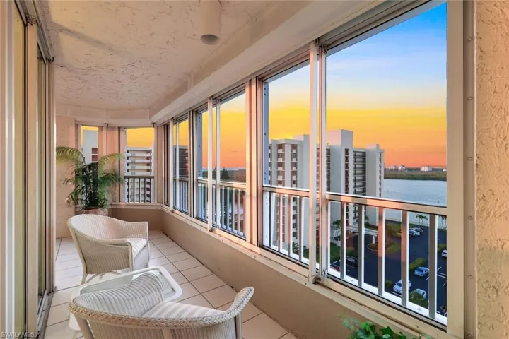 21 Bluebill Ave # 906, Naples Fl 34108