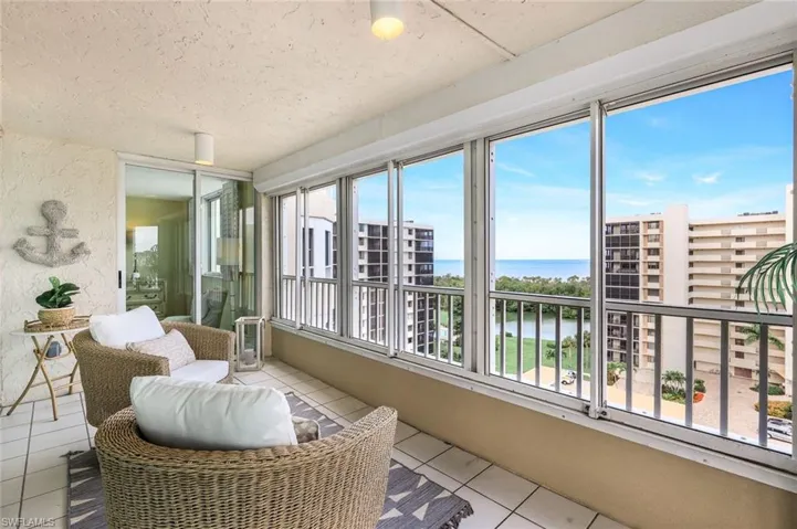 21 Bluebill Ave # 906, Naples Fl 34108