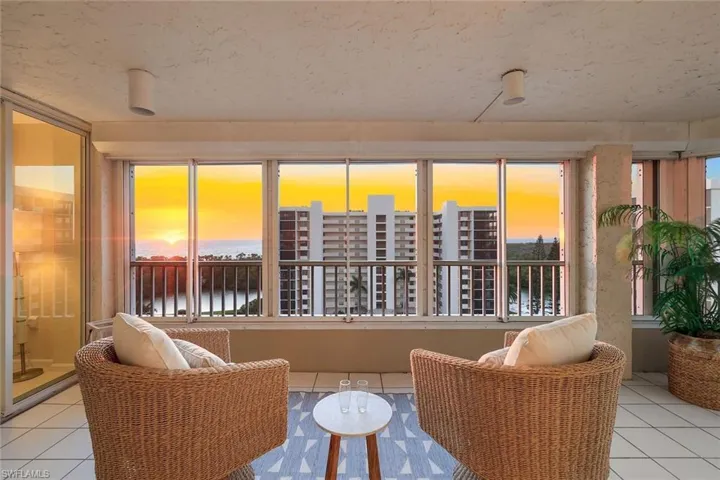 21 Bluebill Ave # 906, Naples Fl 34108