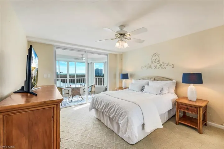21 Bluebill Ave # 906, Naples Fl 34108