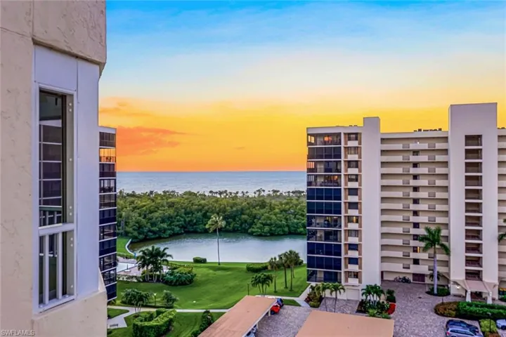 21 Bluebill Ave # 906, Naples Fl 34108