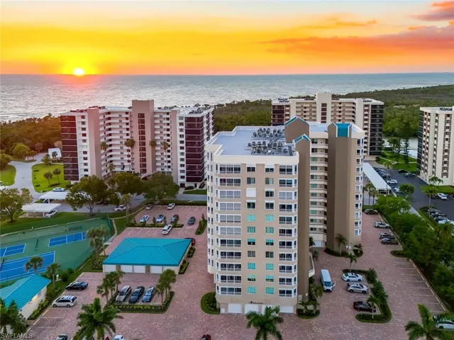 21 Bluebill Ave # 906, Naples Fl 34108