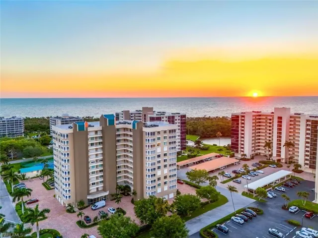 21 Bluebill Ave # 906, Naples Fl 34108