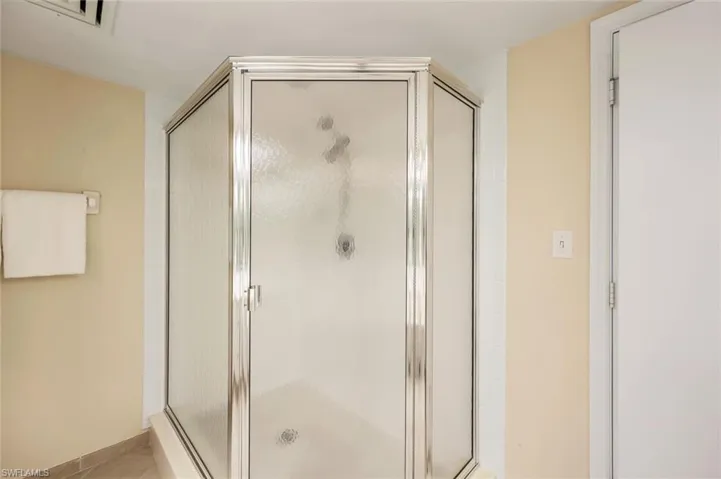 21 Bluebill Ave # 906, Naples Fl 34108