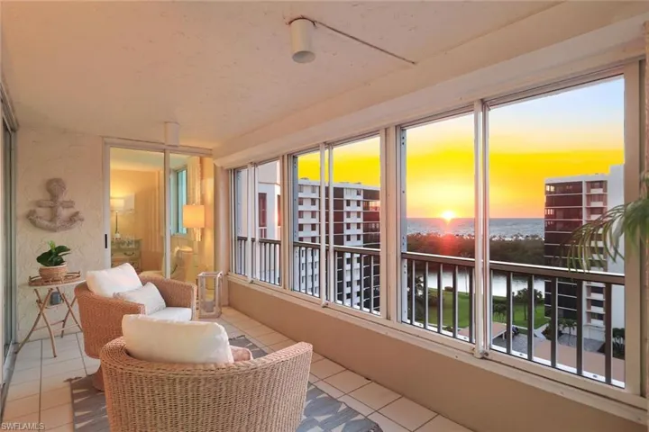21 Bluebill Ave # 906, Naples Fl 34108