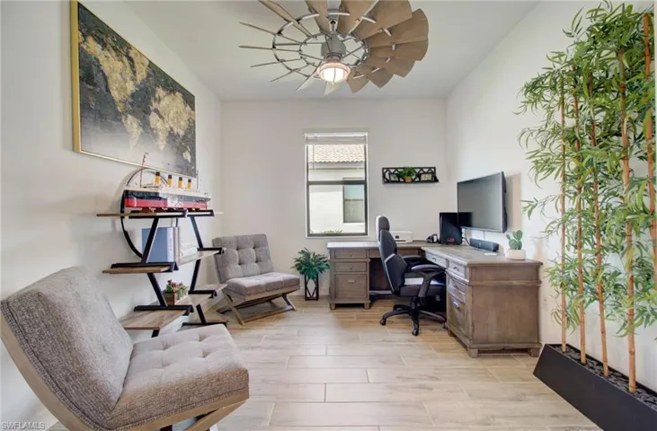 Den/Flex Space