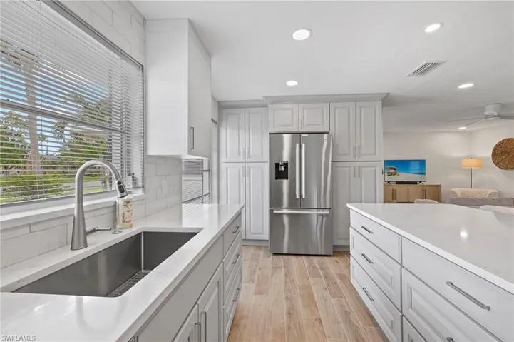 1039 El Mar AVE, FORT MYERS FL 33919