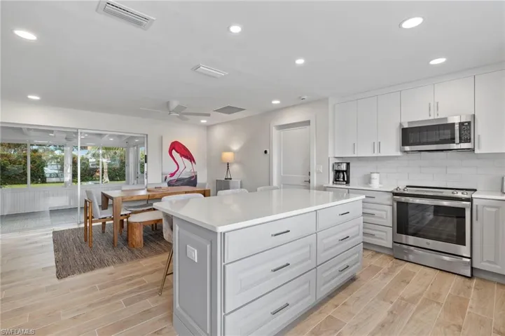 1039 El Mar AVE, FORT MYERS FL 33919