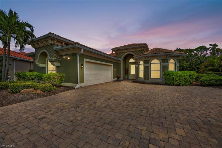 19449 Caladesi Dr at Twilight