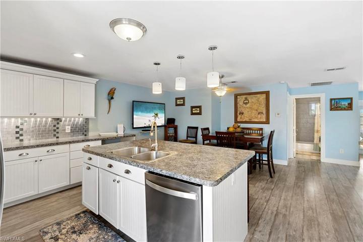 Large eat in Kitchen