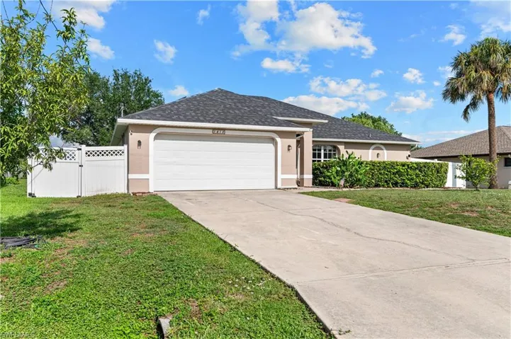 1418 SW 11th  PL, Cape Coral, FL 33991