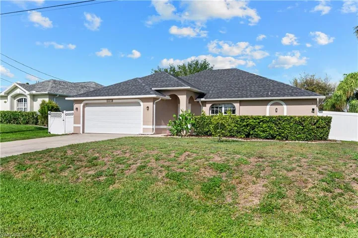 1418 SW 11th  PL, Cape Coral, FL 33991