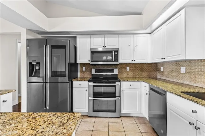 1418 SW 11th  PL, Cape Coral, FL 33991