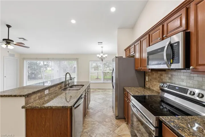 2846 3rd St, Cape Coral, Florida 33993
