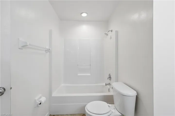 2846 3rd St, Cape Coral, Florida 33993