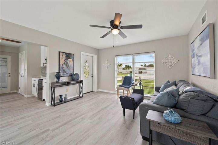 135  Godfrey NE AVE, PORT CHARLOTTE, FL 33952