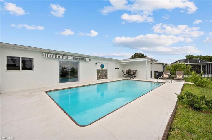 135  Godfrey NE AVE, PORT CHARLOTTE, FL 33952