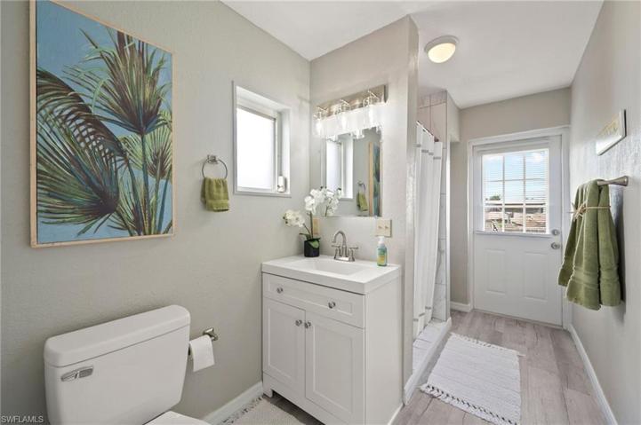 Primary bath /Pool Bath